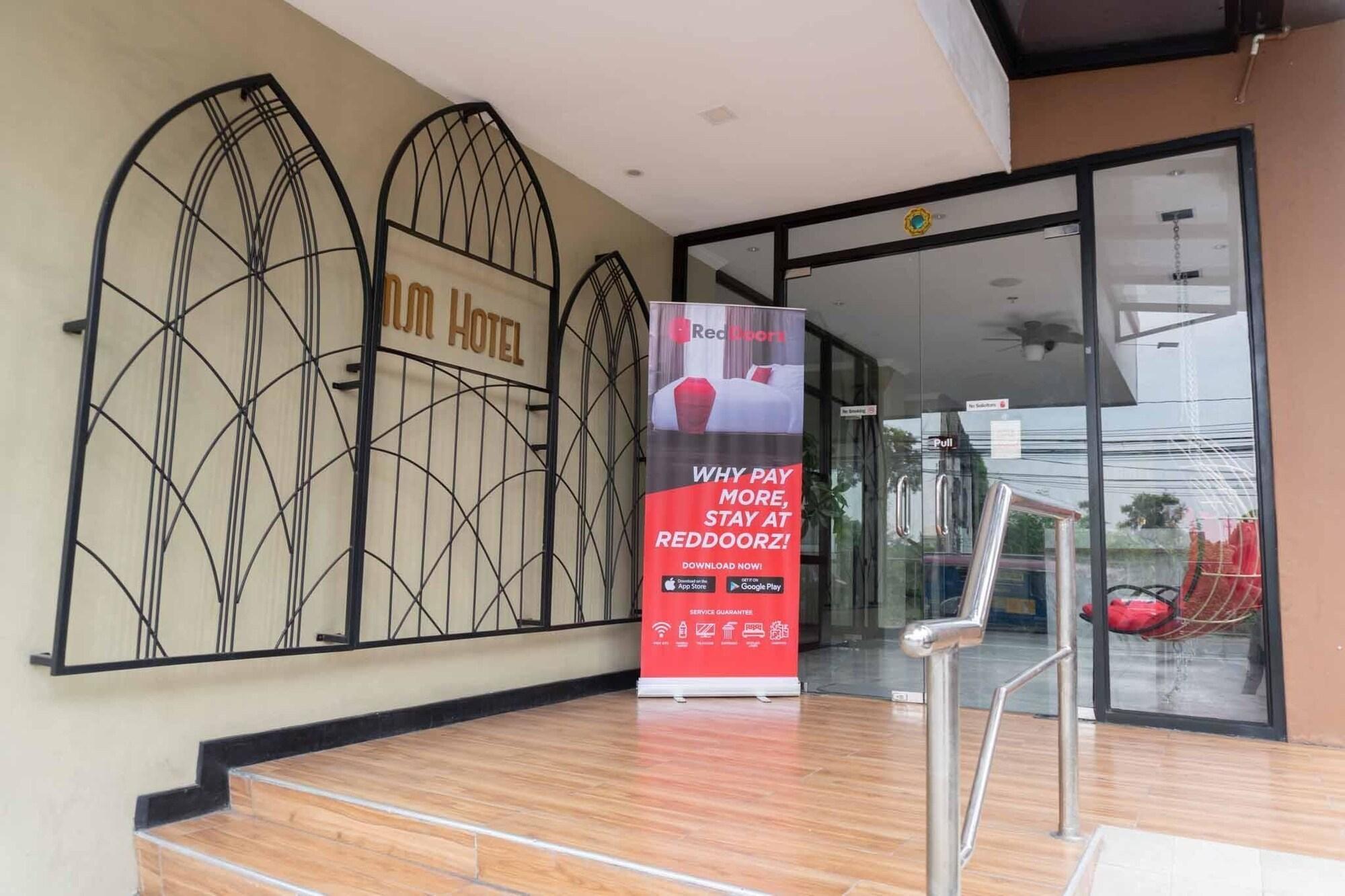 RedDoorz Plus near Bamboo Organ Las Piñas Exterior foto